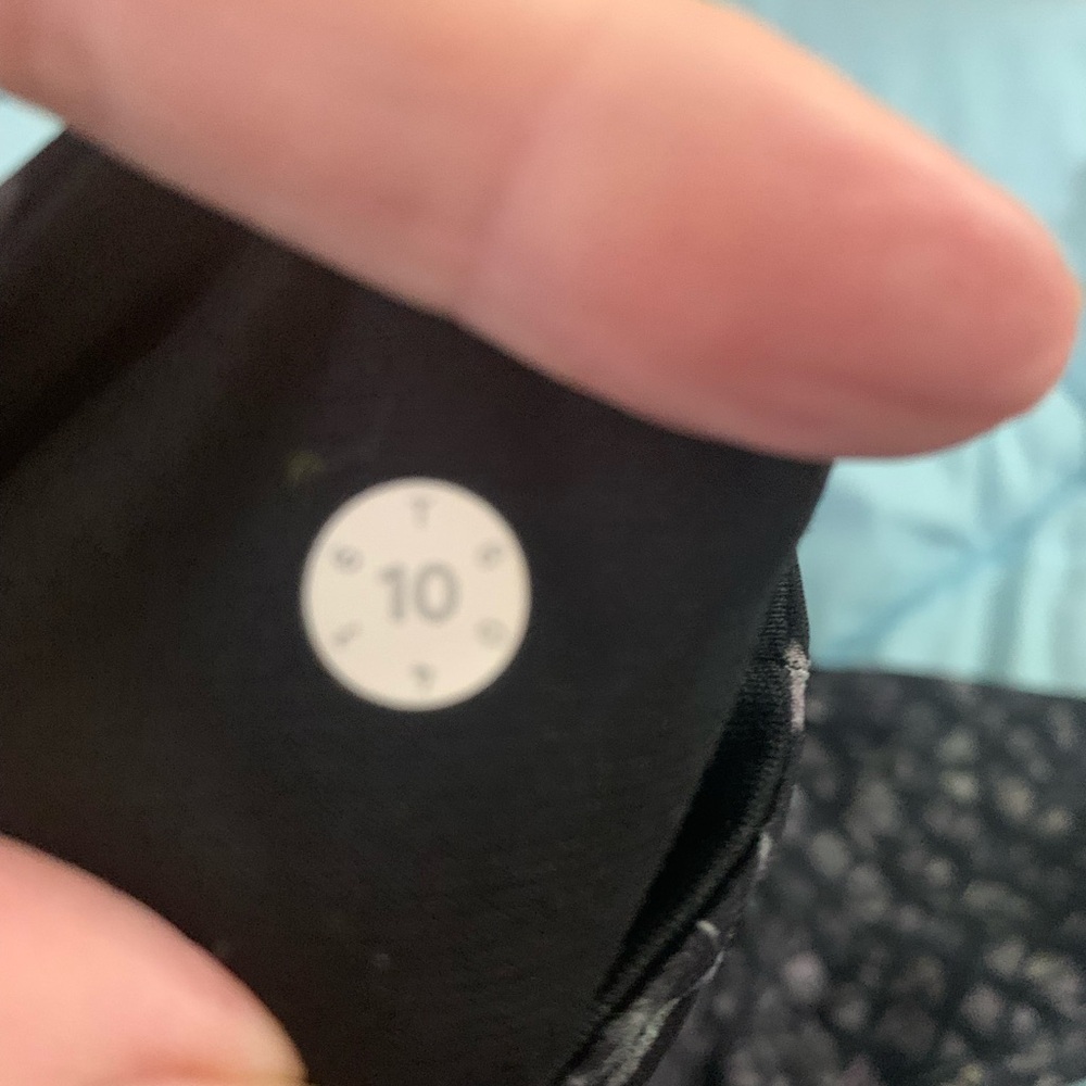 lululemon athletica Black Patterned Leggings - Picture 5 of 5